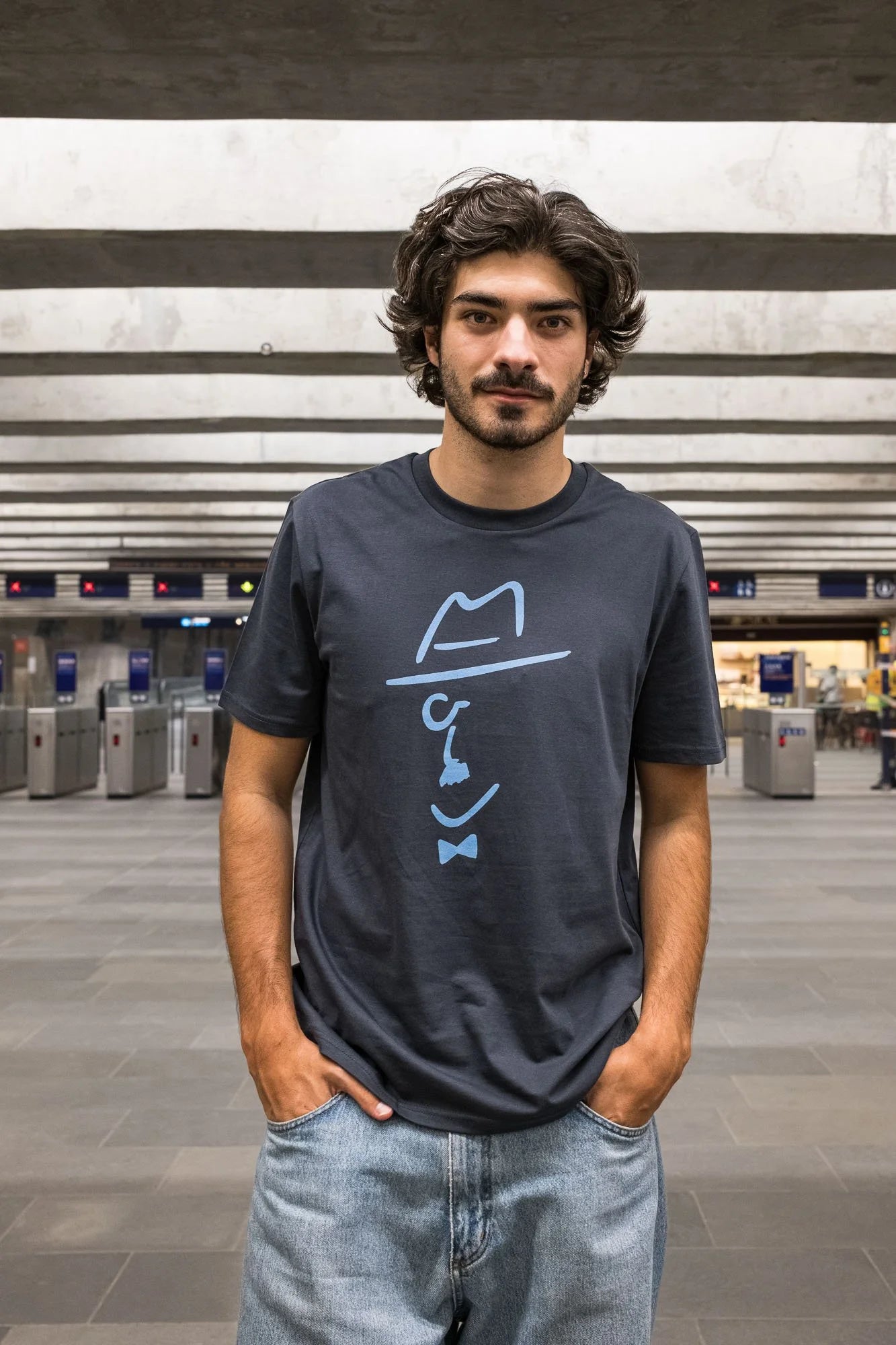 Contrast Pessoa Sketch graphic t-shirt in Indian Grey, organic cotton tee with delicate Pessoa line portrait, designer graphic tee